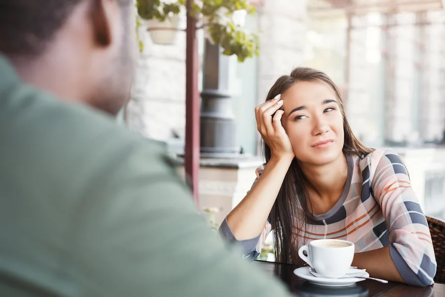 マッチングアプリで会ったら微妙。会った瞬間帰りたいときは？